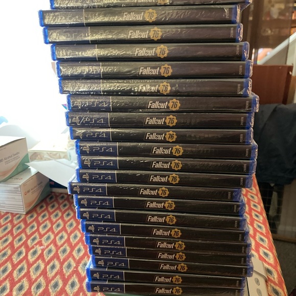 17 pack of Fallout76 Games - Picture 2 of 2